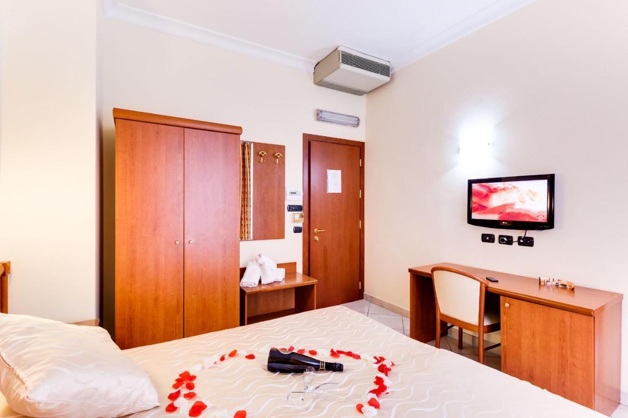 Hotel Suite Caesar Rzym Zewnętrze zdjęcie