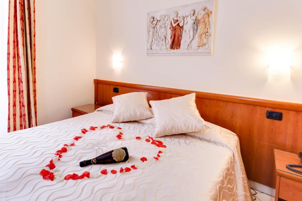 Hotel Suite Caesar Rzym Zewnętrze zdjęcie