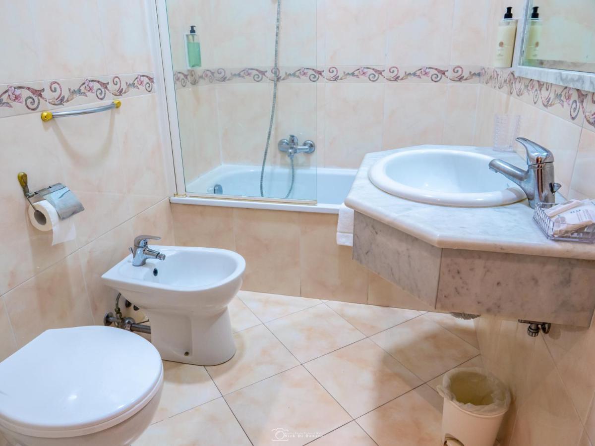 Hotel Suite Caesar Rzym Zewnętrze zdjęcie
