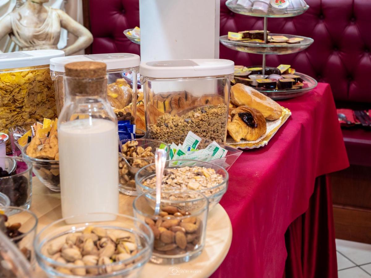 Hotel Suite Caesar Rzym Zewnętrze zdjęcie