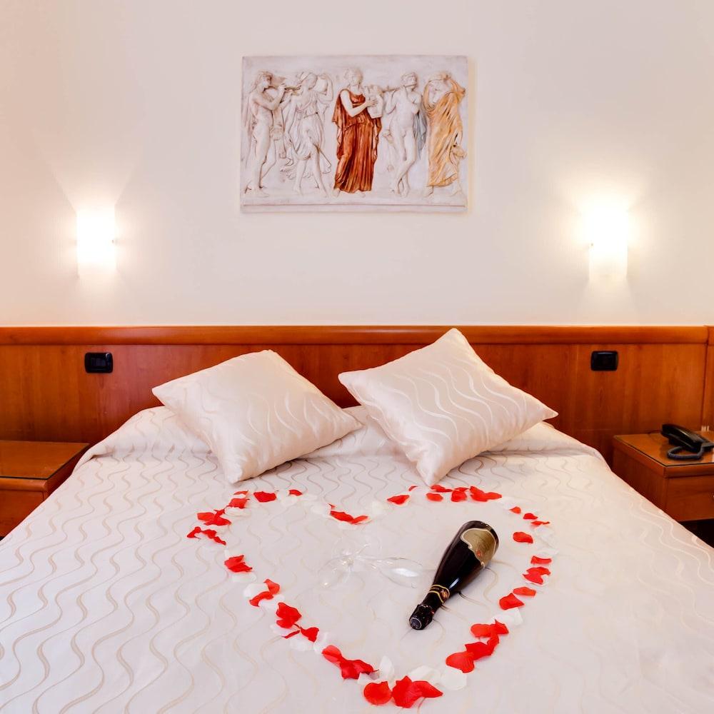 Hotel Suite Caesar Rzym Zewnętrze zdjęcie