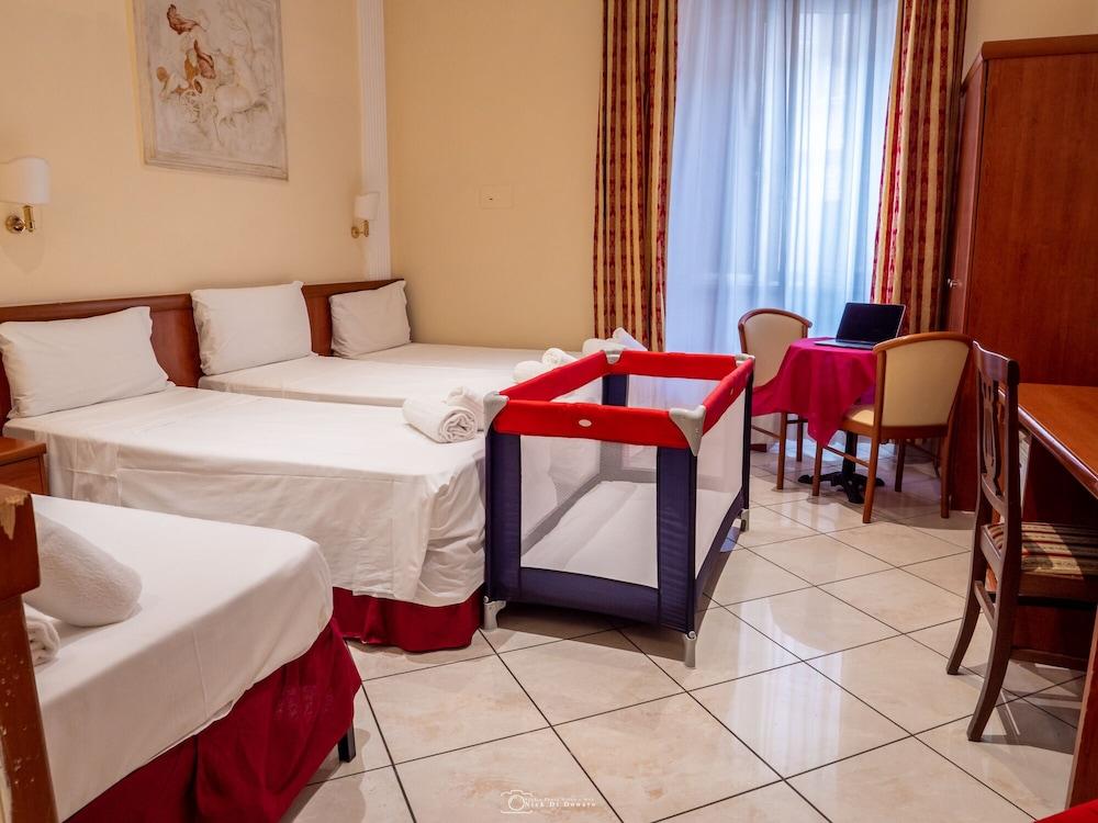 Hotel Suite Caesar Rzym Zewnętrze zdjęcie