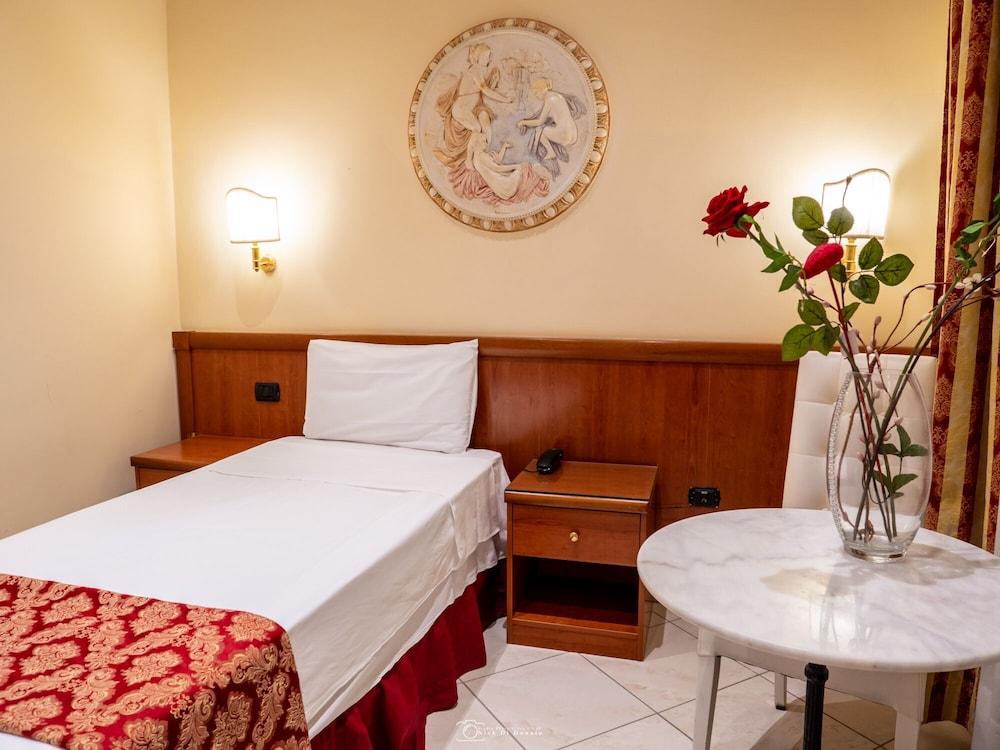Hotel Suite Caesar Rzym Zewnętrze zdjęcie
