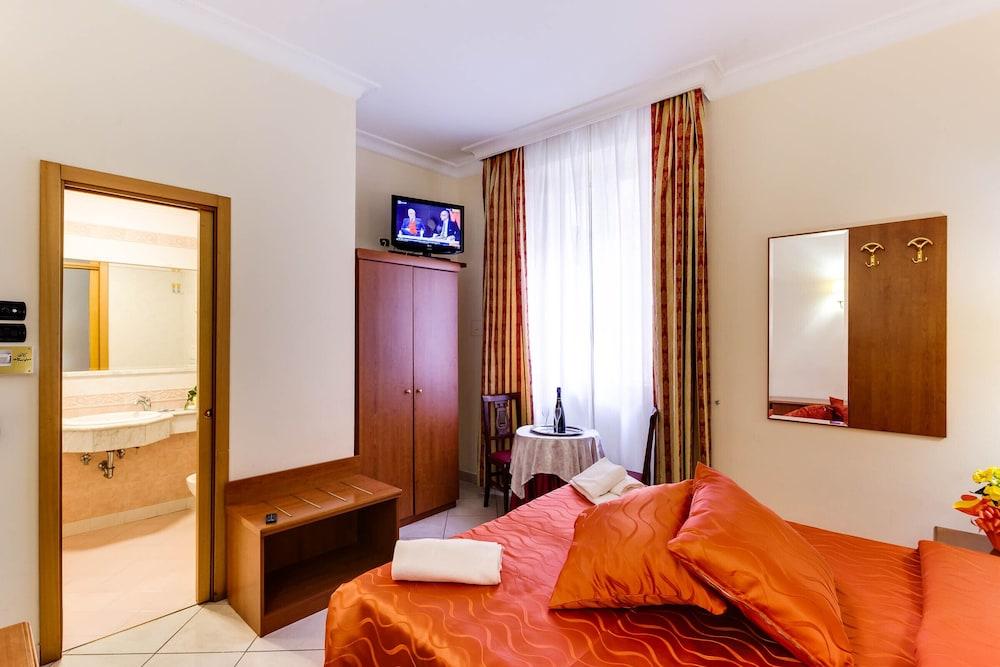 Hotel Suite Caesar Rzym Zewnętrze zdjęcie