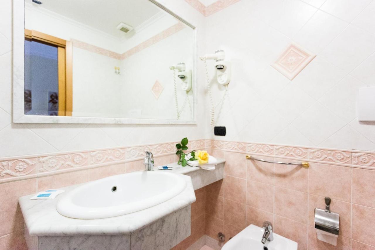 Hotel Suite Caesar Rzym Zewnętrze zdjęcie