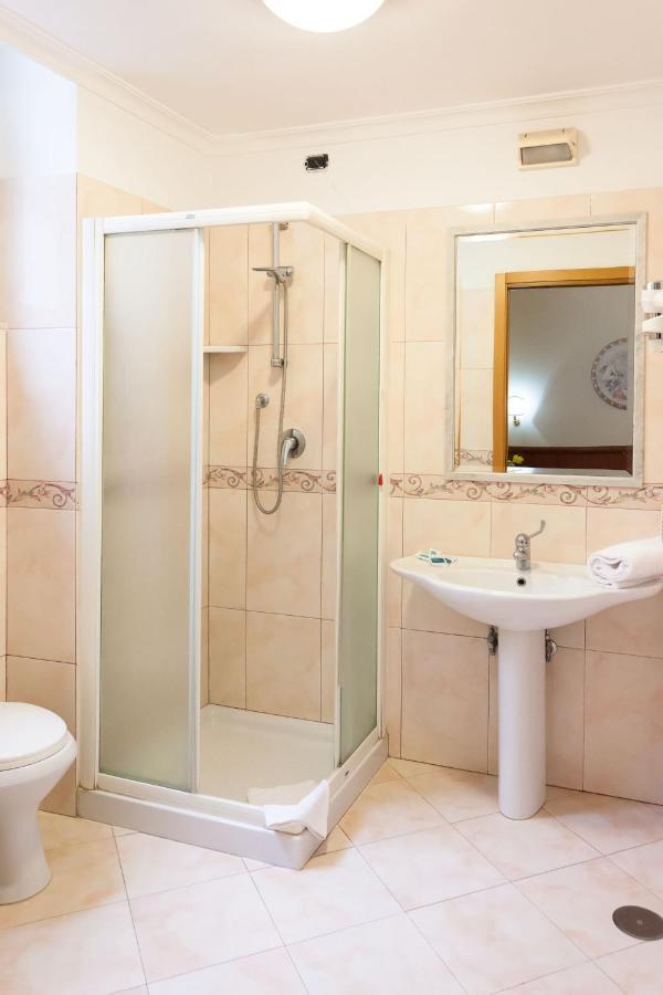 Hotel Suite Caesar Rzym Zewnętrze zdjęcie